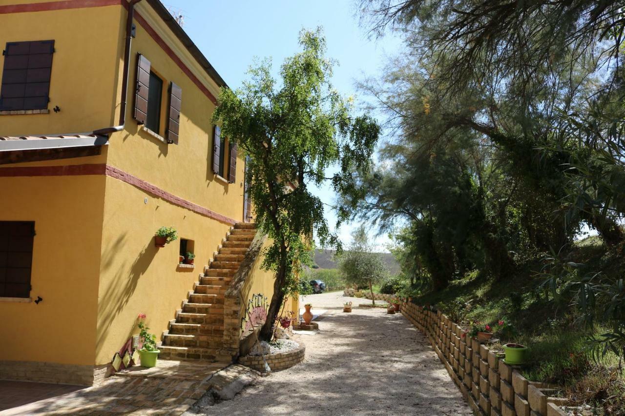 Agriturismo Fattoria Del Colle Jesi Extérieur photo