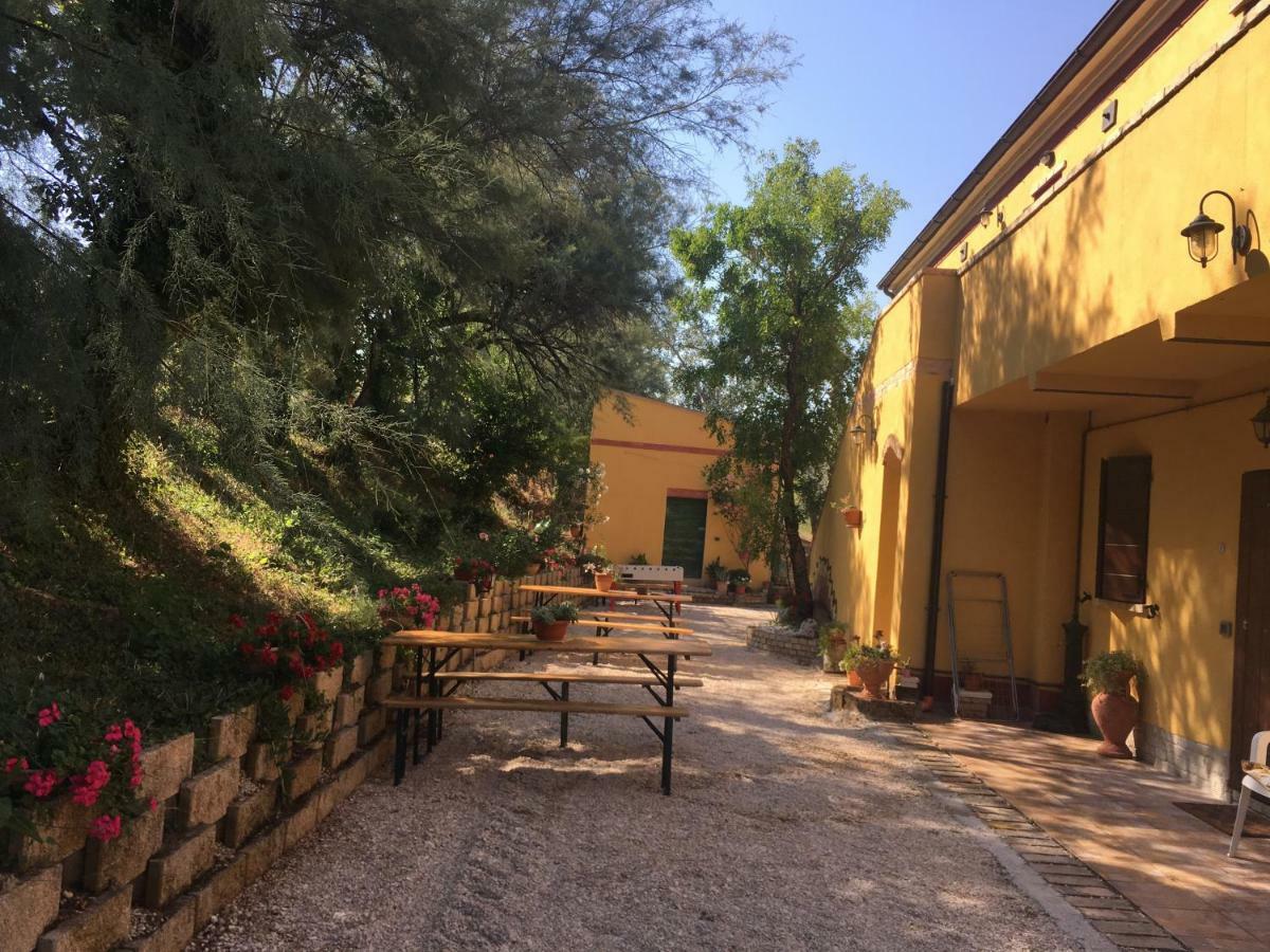Agriturismo Fattoria Del Colle Jesi Extérieur photo